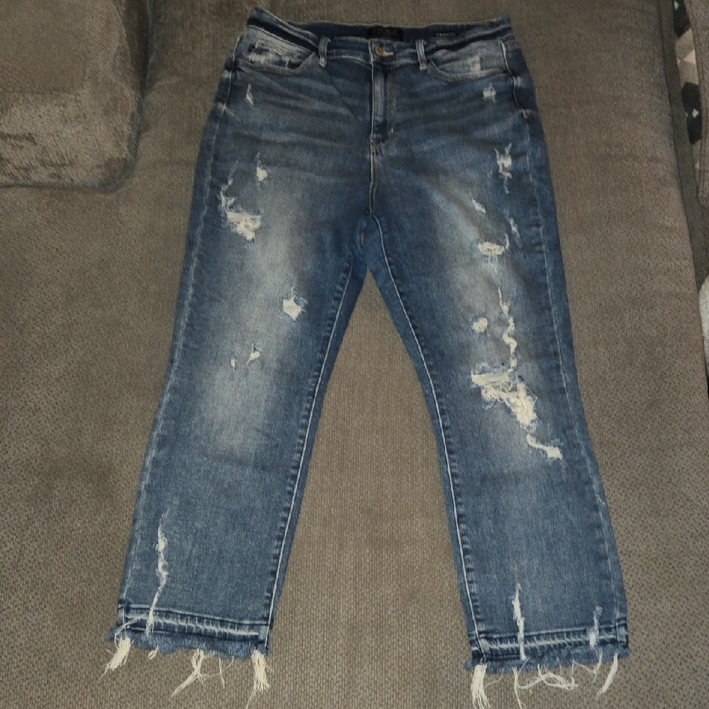Judy Blue Distressed Ankle Jeans in Blue